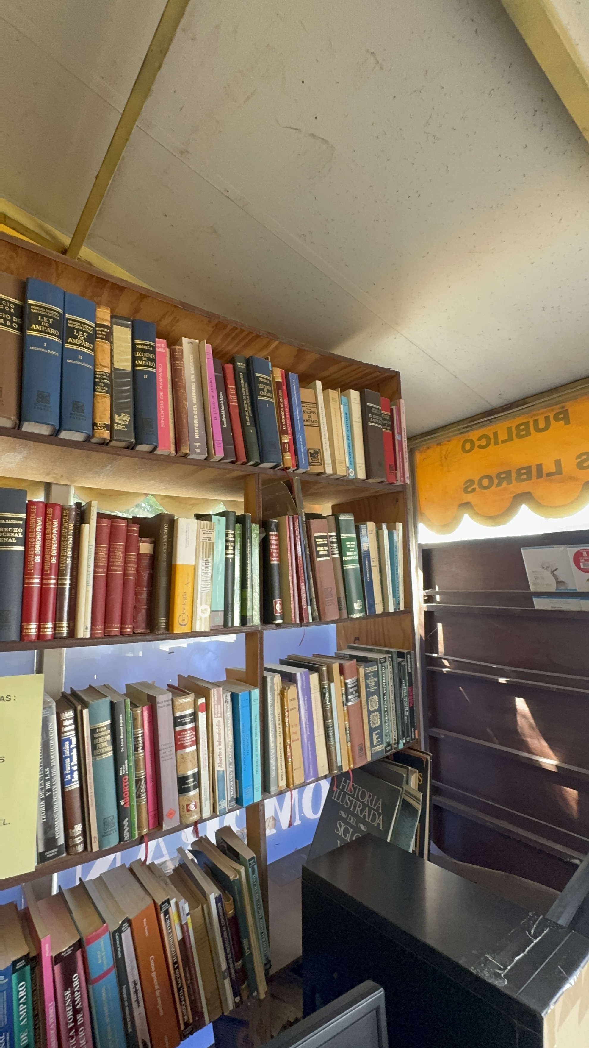 Venta de libros de derecho y textos jurídicos